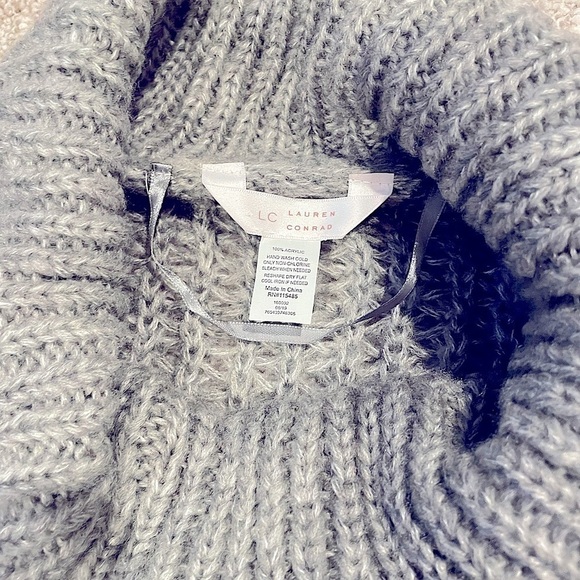 𝅺LC Lauren Conrad Turtleneck Poncho - Picture 6 of 8